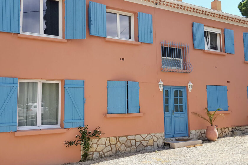 Photo de la façade des appartements à louer à Hyères - Hyères appart