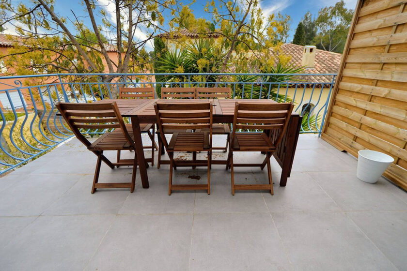 Photo du balcon, terrasse d'un appartement à louer à Hyères - Hyères appart