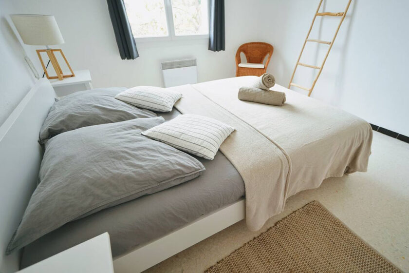 Photo d'une chambre d'un appartement à louer à Hyères - Hyères appart