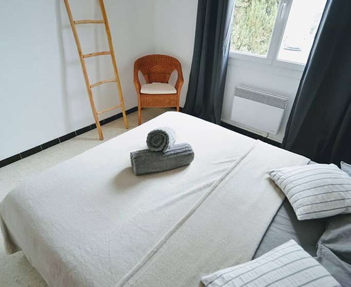 Photo d'une chambre d'un appartement à louer à Hyères - Hyères appart