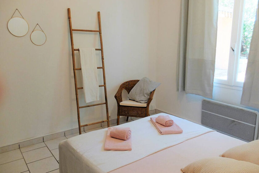 Photo d'une chambre d'un appartement à louer à Hyères - Hyères appart