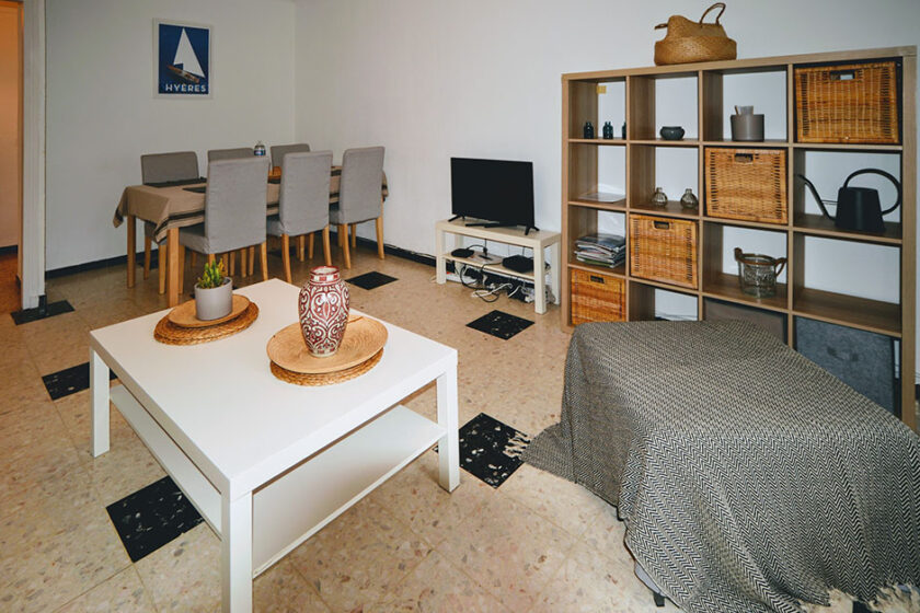 Photo du salon, salle à manger d'un appartement à louer à Hyères - Hyères appart