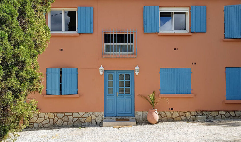 Photo de la façade extérieure d'appartements à louer à Hyères - Hyères appart