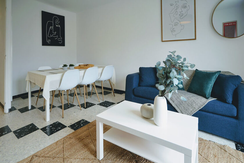 Photo du salon, salle à manger d'un appartement à louer à Hyères - Hyères appart